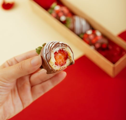 Gift Box Bombons de Morango com Rosa