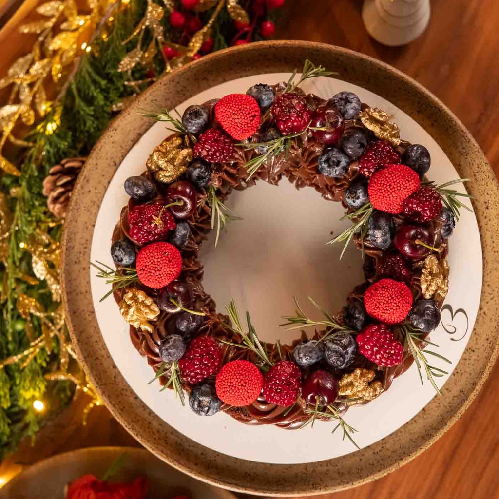Torta KitKat de Brigadeiro com Morangos Dourados