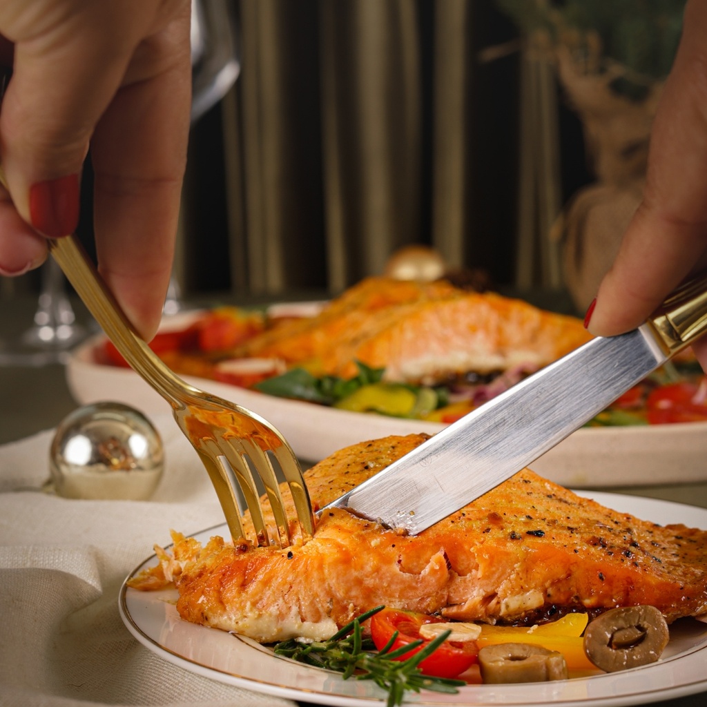 Salmão ao molho mediterrâneo