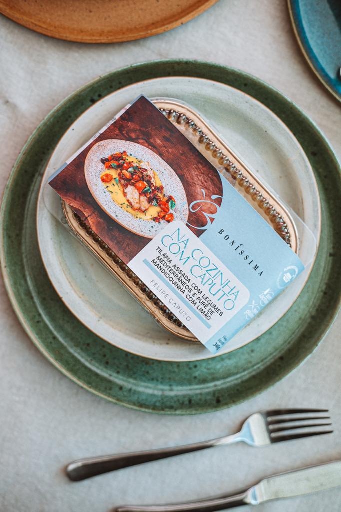 Tilápia Assada com Legumes Mediterrâneos e Purê de Mandioquinha e Limão 340gr Felipe Caputo