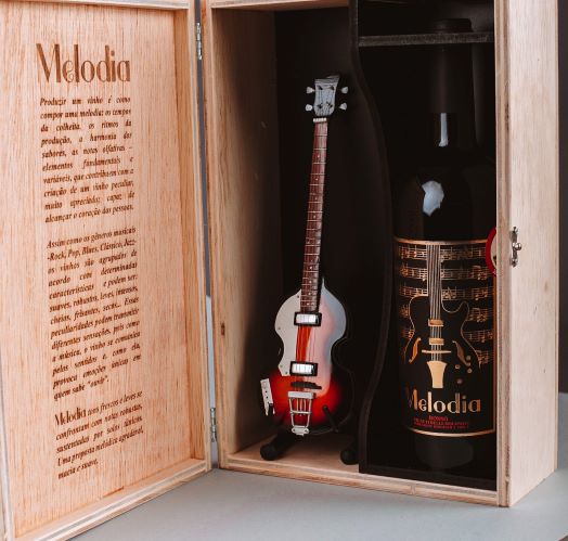 Box Vinho Melodia + Brinde