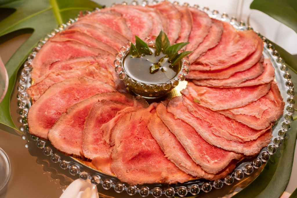 Rosbife de Largato com Molho Pesto