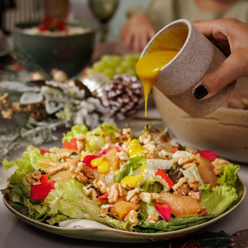 Salada de Pêra com Gorgonzola e Nozes Caramelizadas