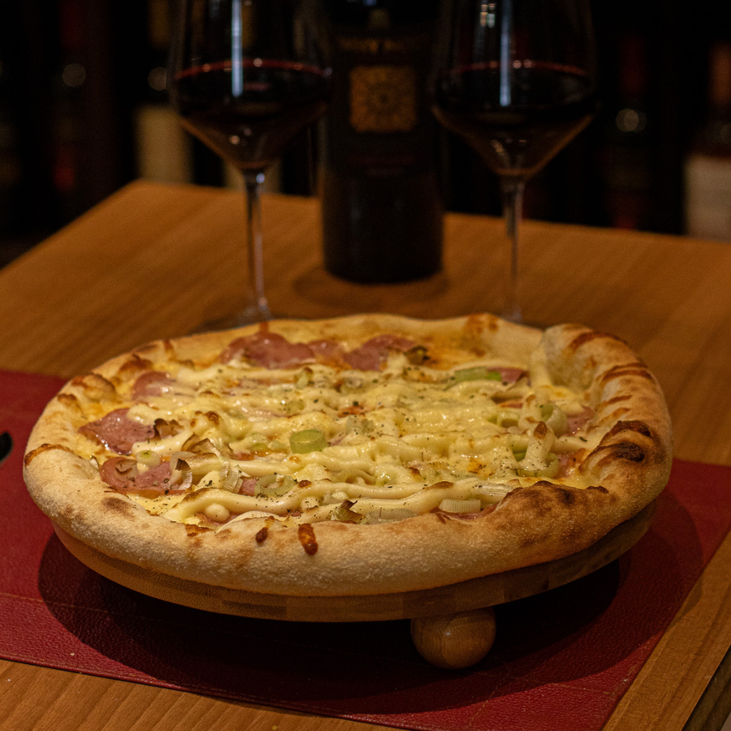 Pizza de Lombo Canadense e Alho-Poró