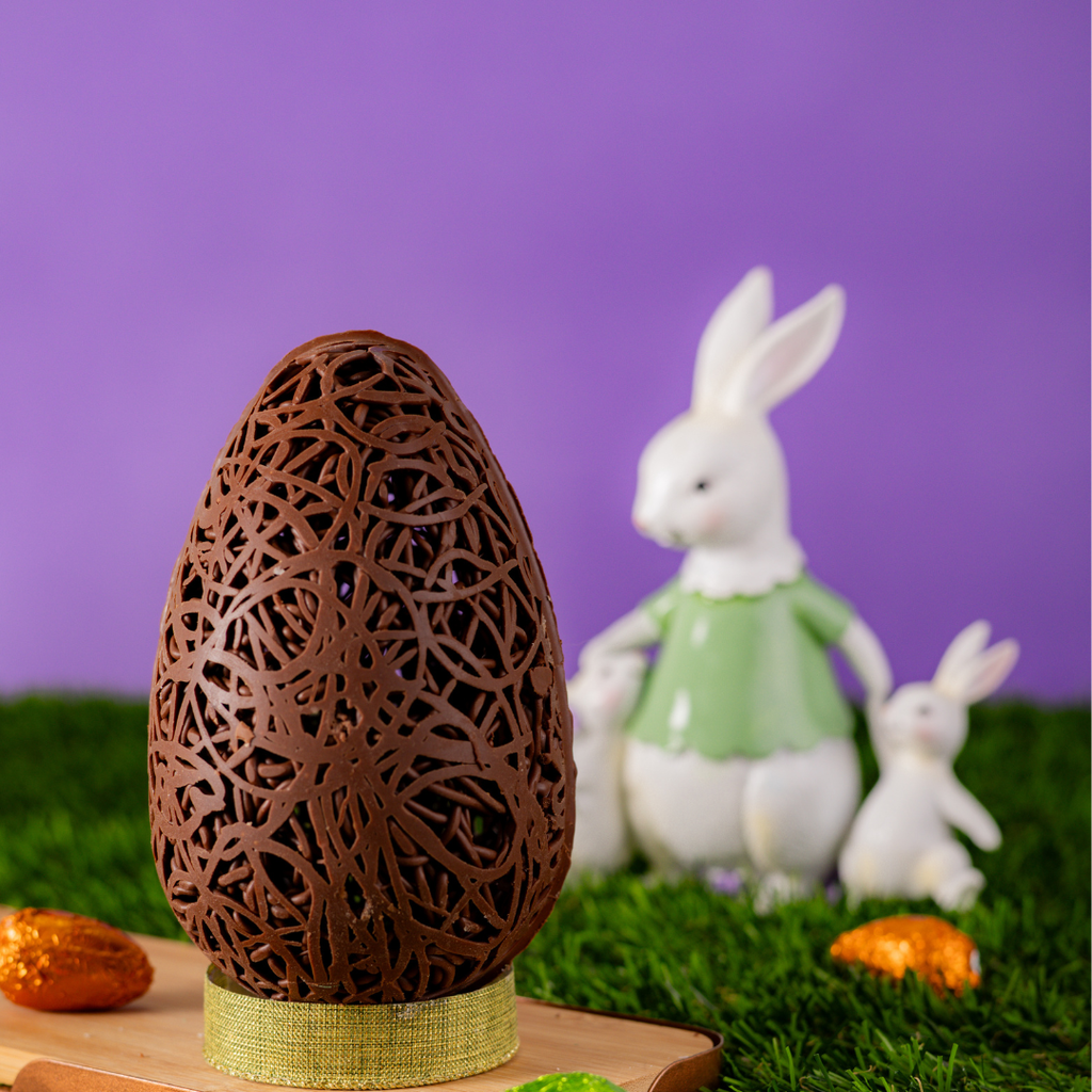 Ovo rendado com  mini ovos trufados